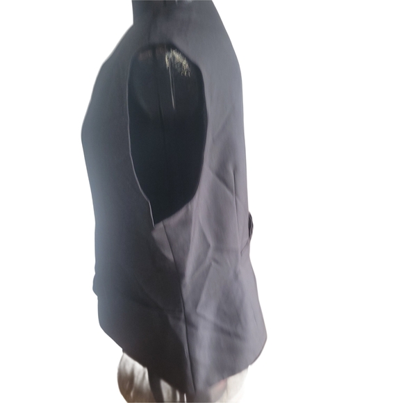 Town And Country Black Button-Up Vest 18 - Picture 4 of 7